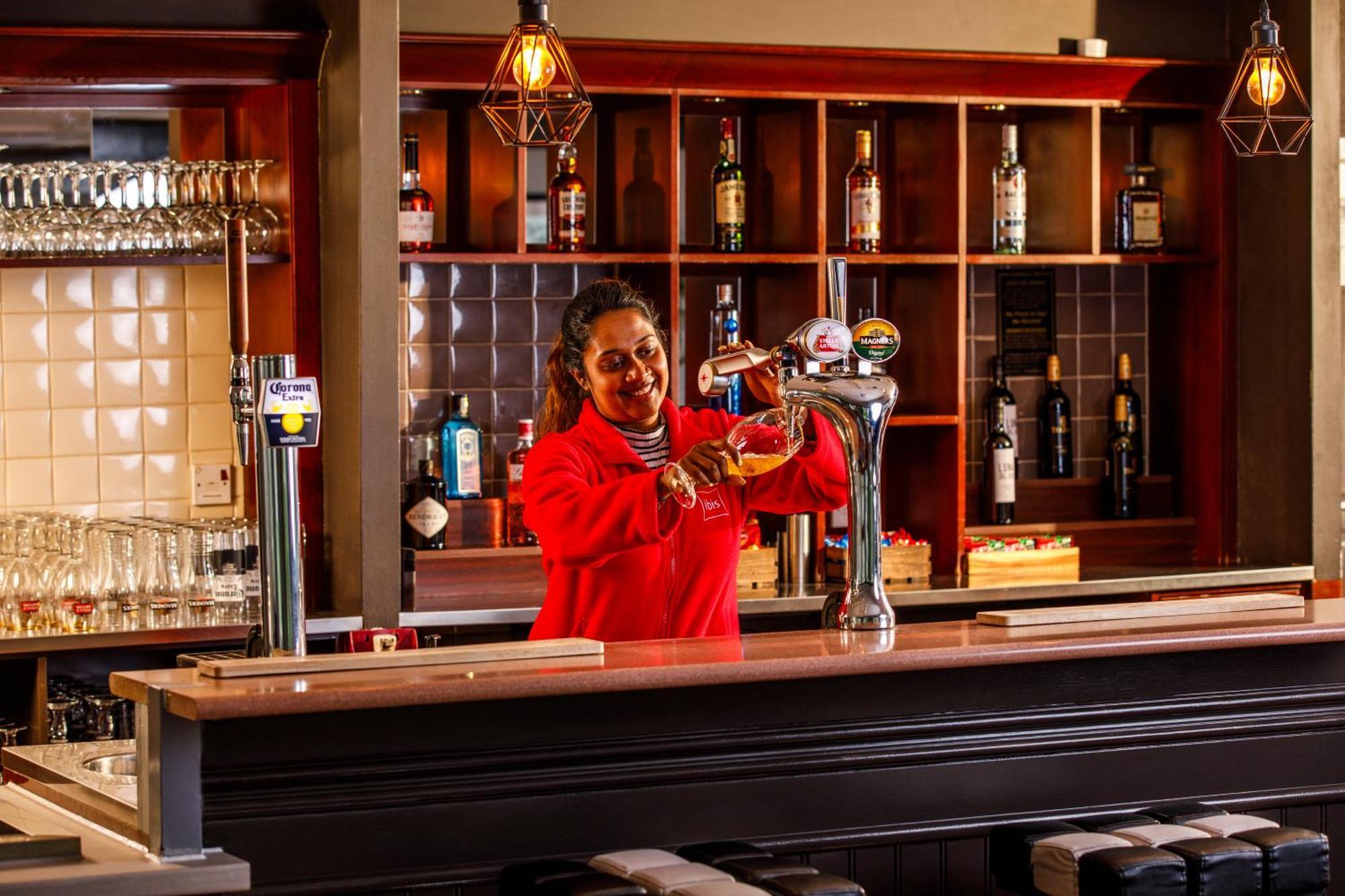 Hotel Ibis Coventry South Esterno foto