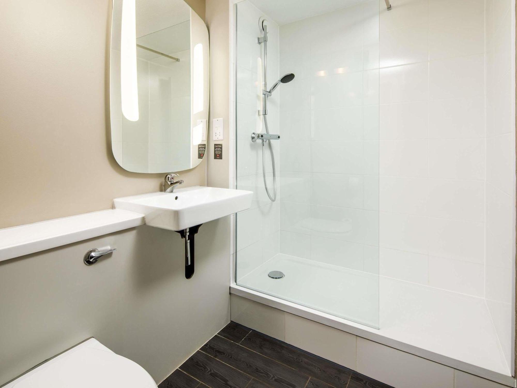 Hotel Ibis Coventry South Esterno foto
